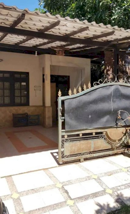 Dijual rumah hook murah layak huni dekat MERR