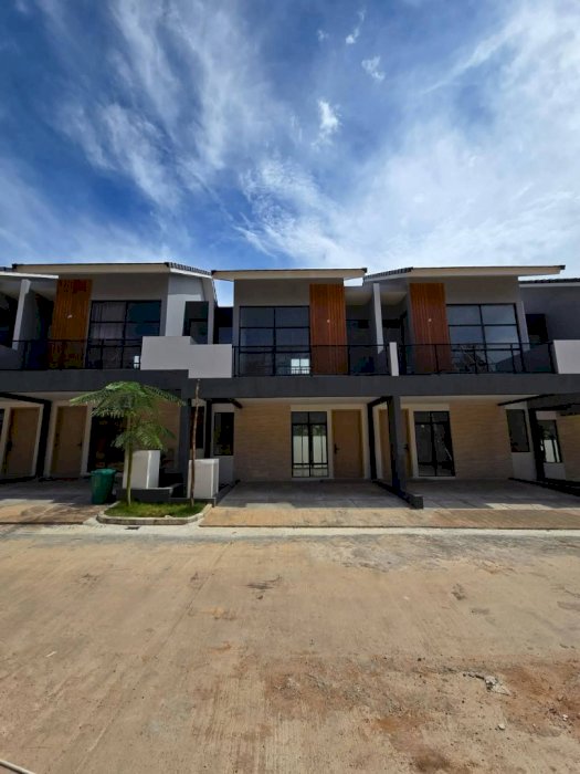 Dijual rumah central hills