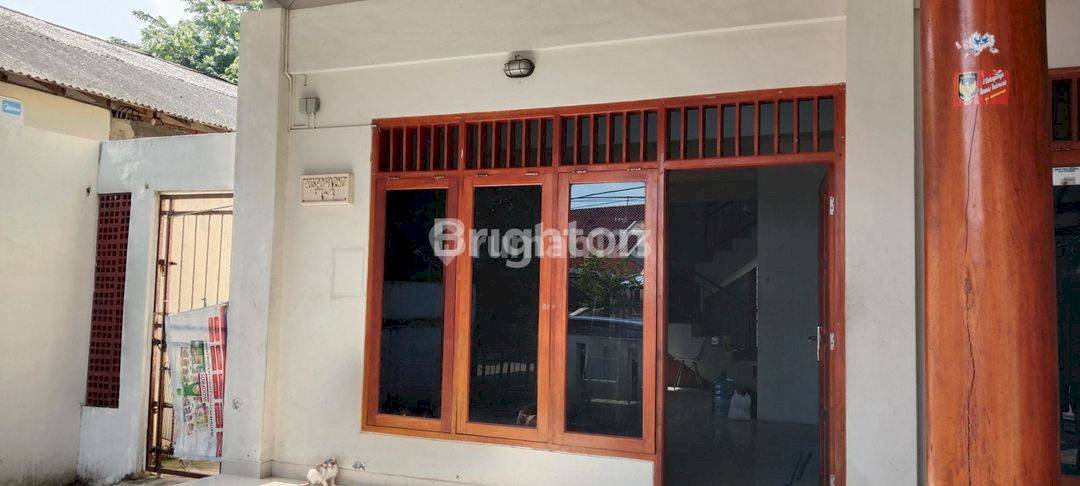 RUMAH 2 LANTAI DISEWAKAN. LEBIH COCOK KALAU DIGUNAKAN UNTUK USAHA ATAU