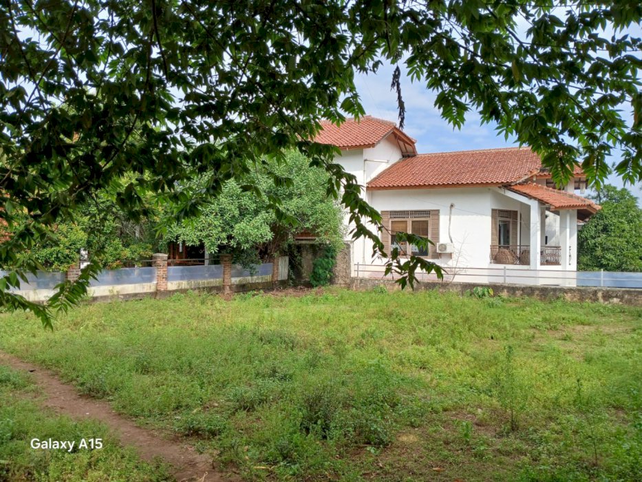 Dijual tanah beserta bangunan cocok untuk investasi jati bening bekasi