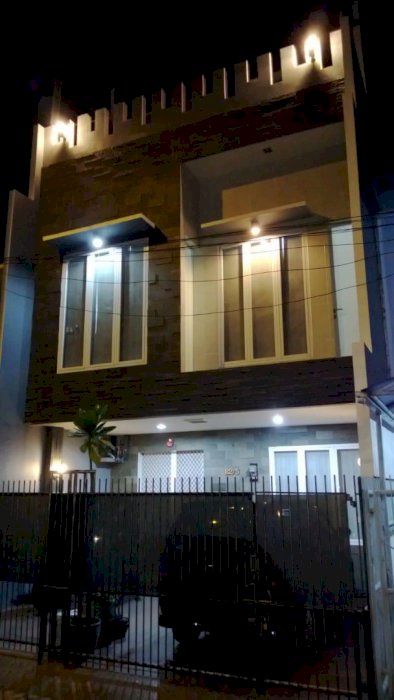 Dijual Rumah Full Furnished Taman Palem Lestari Jakarta Barat