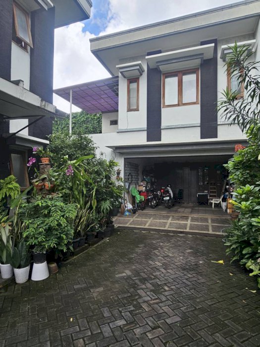 RUMAH 2 LANTAI DALAM TOWNHOUSE KEMANG JAKARTA SELATAN