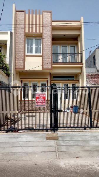 Dijual Rumah Minimalis di Taman Pegangsaan Indah Kelapa Gading