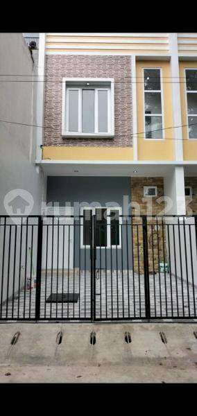 Dijual Rumah: Jalan Orange