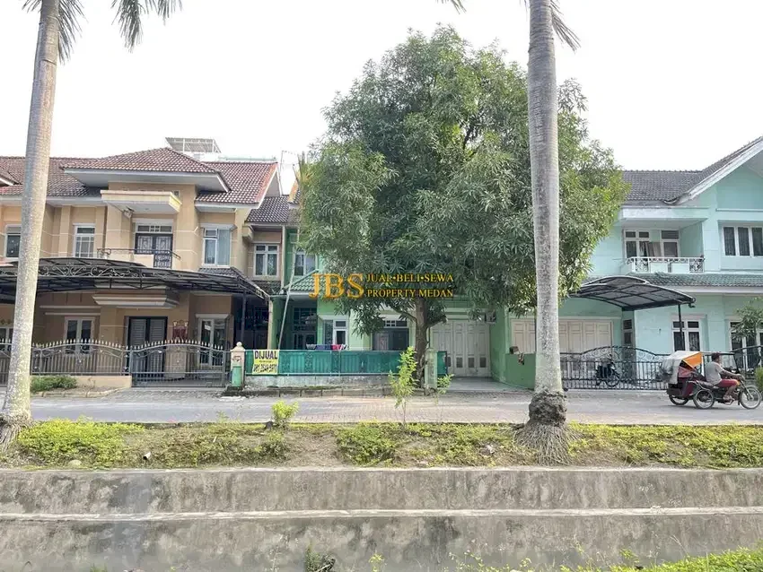 Dijual Villa di Komplek Cemara Hijau Blok J (Boulevard Utama Komplek)