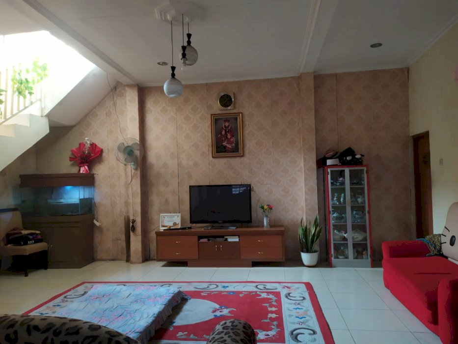 Di jual rumah 2 lantai
