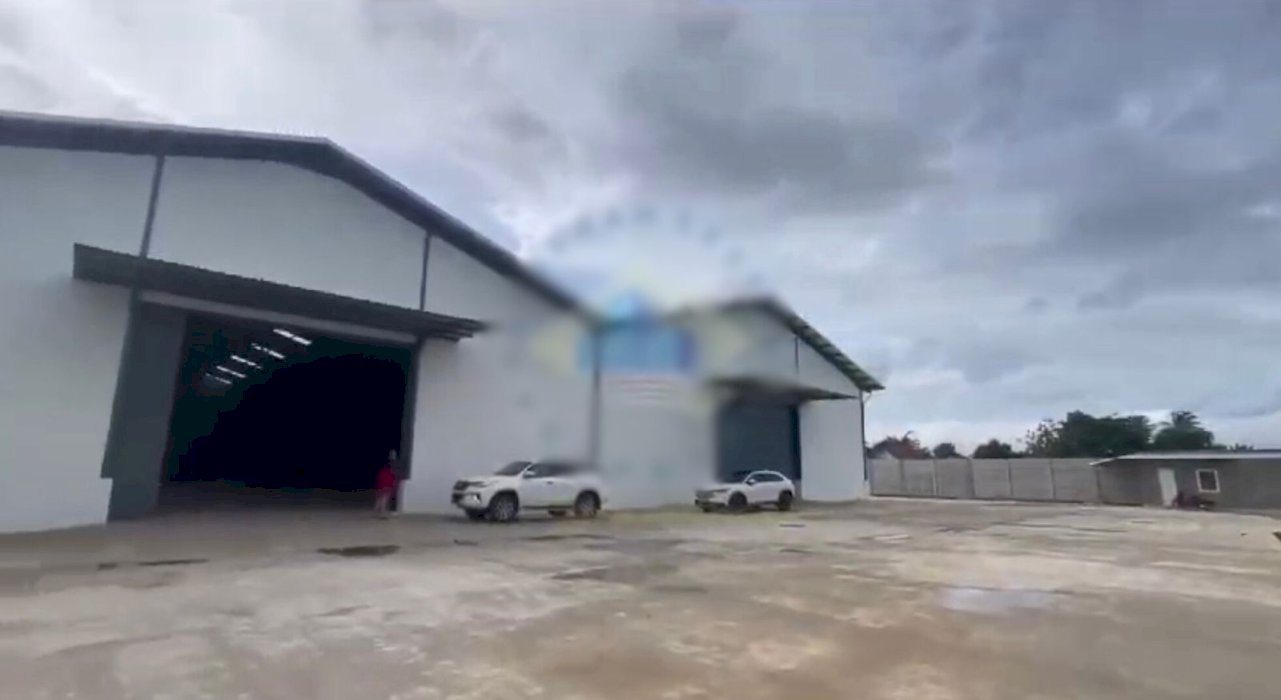 DISEWA GUDANG BANGUNAN BARU ZONA INDUSTRI DEKAT EXIT TOL LEGOK