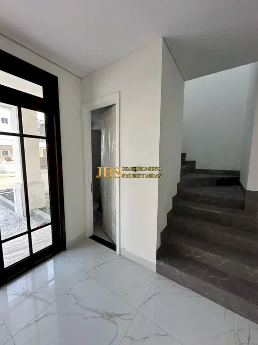 Dijual Villa Baru di Komplek Jewel Garden Jalan Meteorologi Raya