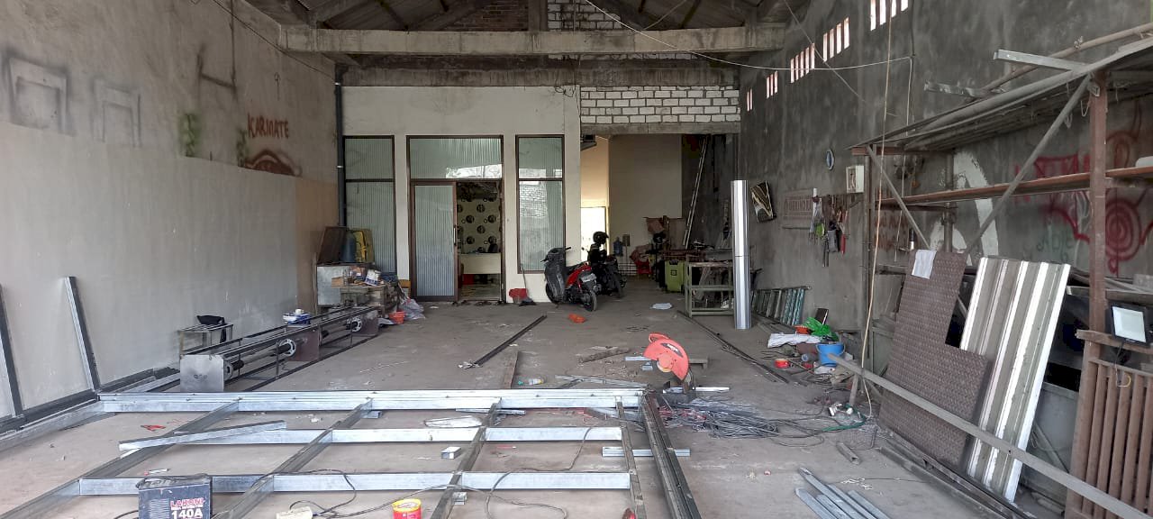 Dusun Perengkulon Rt 09 Rw 04 Kel Melirang Bungah Gresik