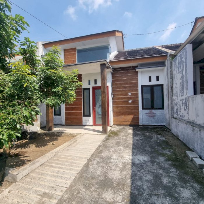 Griya Manisa Satelit Blok B No 3 Kel Bumiayu Kedungkandang Malang