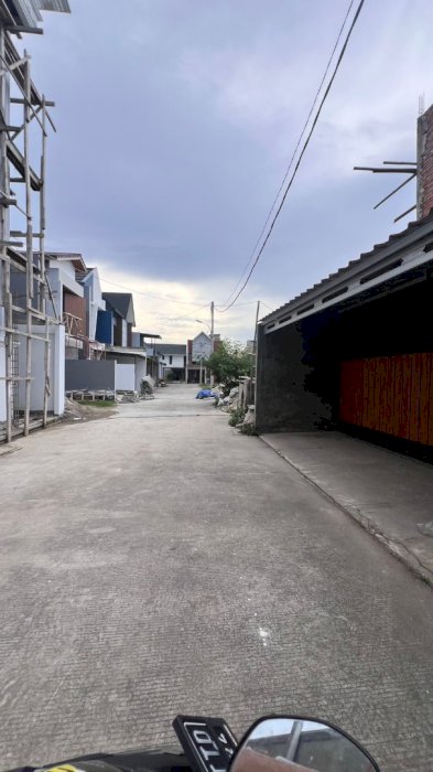 Rumah setengah jadi daerah bambu apus