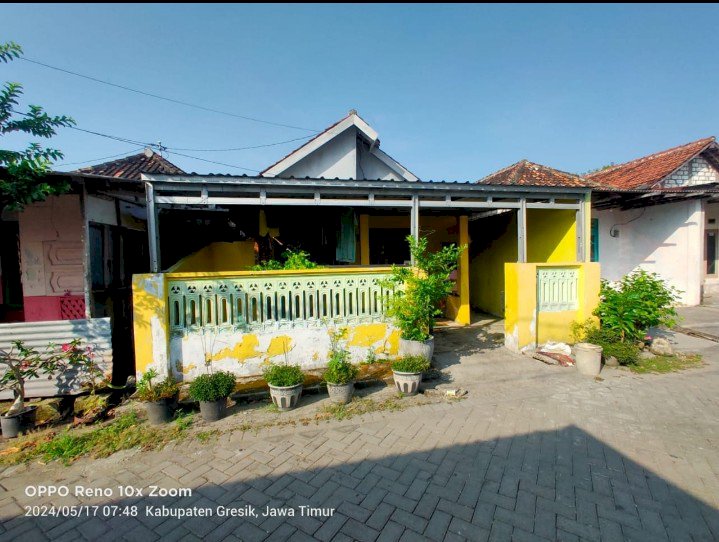 Rumah Kelurahan Hendrosari Kec Menganti Kab Gresik