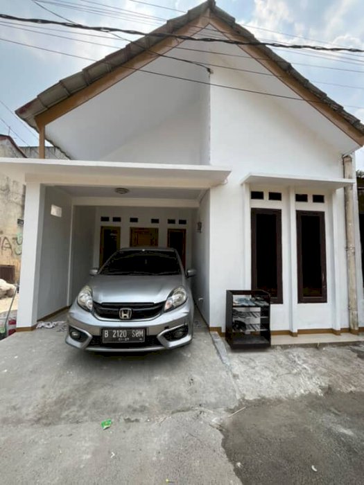 Rumah Di Kawasan Studio Persari, Jakarta Selatan, Baru Direnovasi.