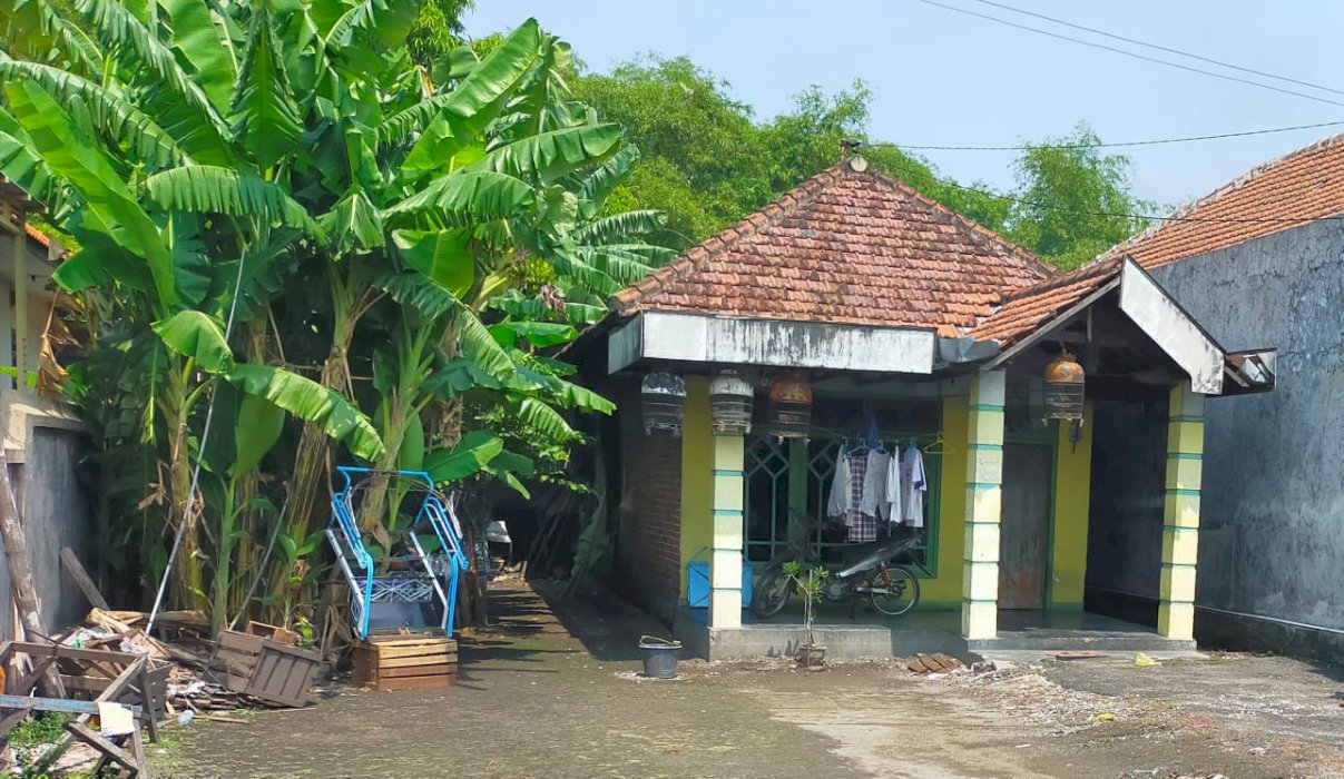 Rumah Kelurahan Tropodo Kec Krian Kab Sidoarjo
