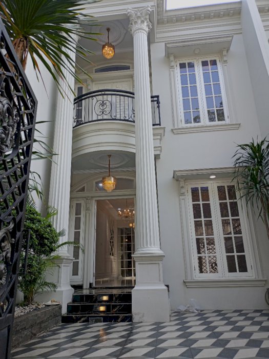 rumah classic siap huni