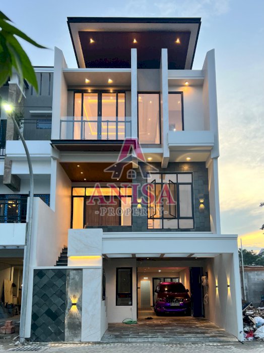 RUMAH MEWAH TOWNHOUSE BESAR DENGAN PRIVATEPOOL DAN LISTRIK UNDERGROUND
