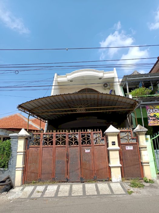 Disewakan rumah 2 lantai di Surabaya Pusat