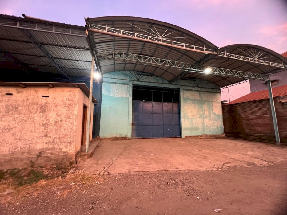 Gudang Kelurahan Watukenongo Kec Pungging Kab Mojokerto