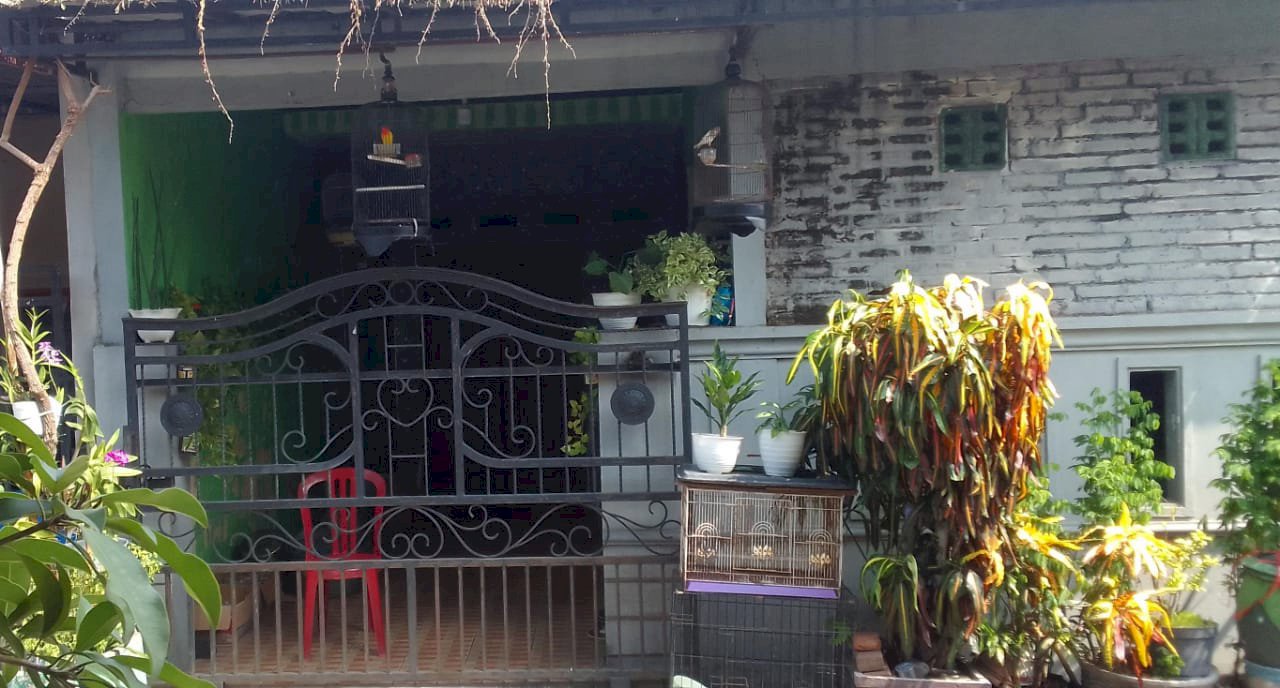 Rumah Kelurahan Mojotengah Kecamatan Menganti Kabupaten Gresik