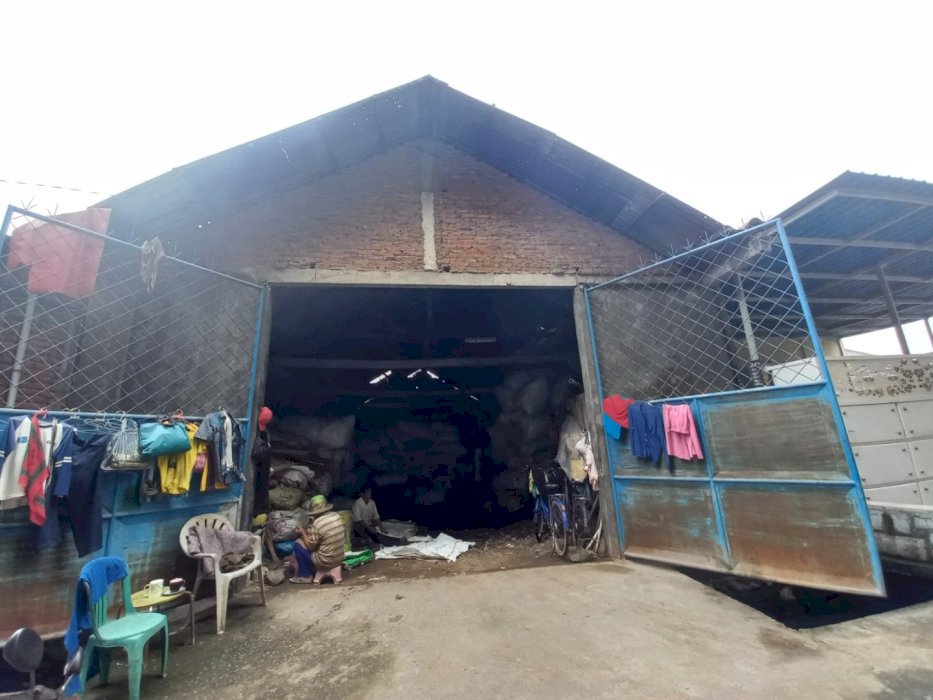 Gudang Kelurahan Banjarkemantren Kecamatan Buduran Kabupaten Sidoarjo