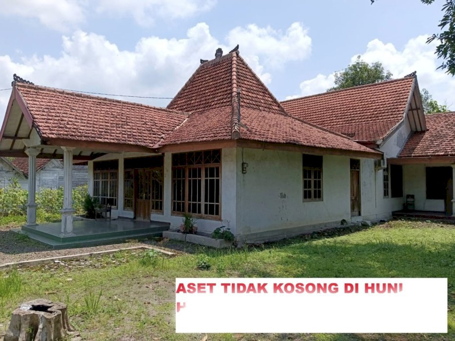 Rumah Kelurahan Sugih Waras Kecamatan Saradan Kabupaten Madiun