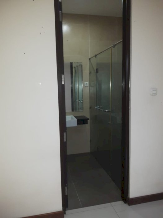 Disewakan Rumah Cluster Asia Tropis Harapan Indah Bekasi