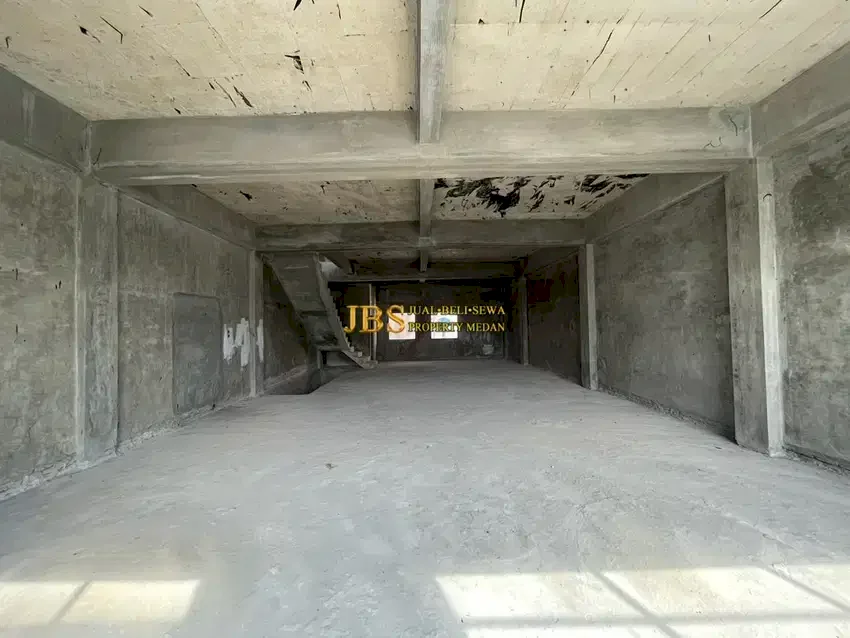 Dijual/Disewakan Ruko di Jalan KL. Yos Sudarso - Medan Kondisi Kosong
