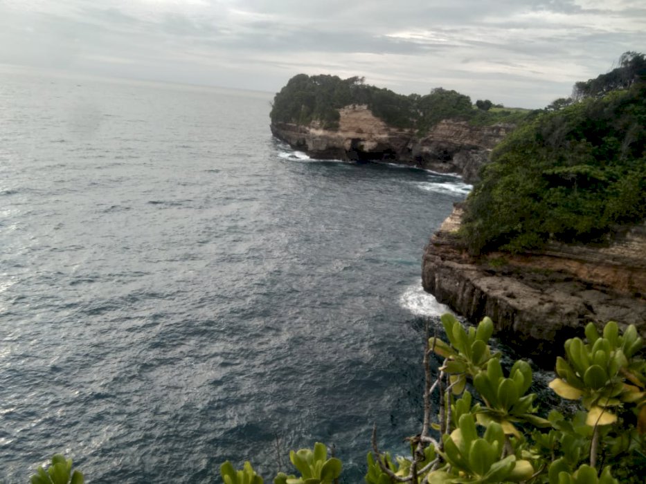 DIJUAL SEGERA: TANAH PINGGIR PANTAI KARANG INDAH, KODI BALAGHAR, SUMBA