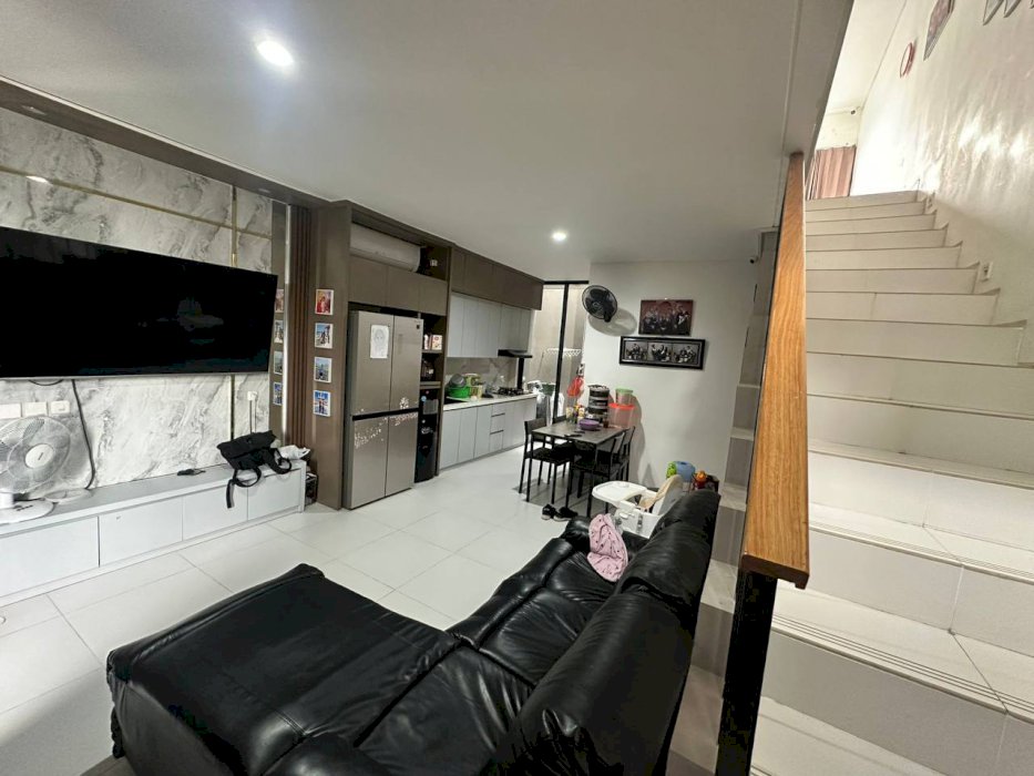 *Rumah Siap Huni Full Furnished Di Gunung Anyar Timur Surabaya*