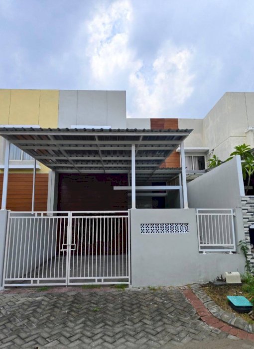 *Rumah Siap Huni 1,5 Lantai Di Puri Surya Jaya Gedangan Sidoarjo*