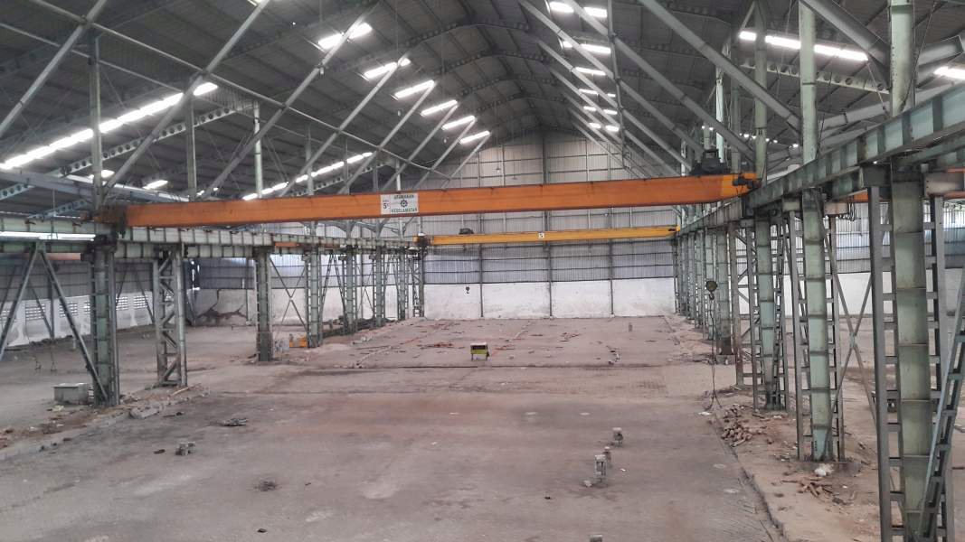 Gudang Komplek Margomulyo Indah Eks Gudang Baja Include Crane