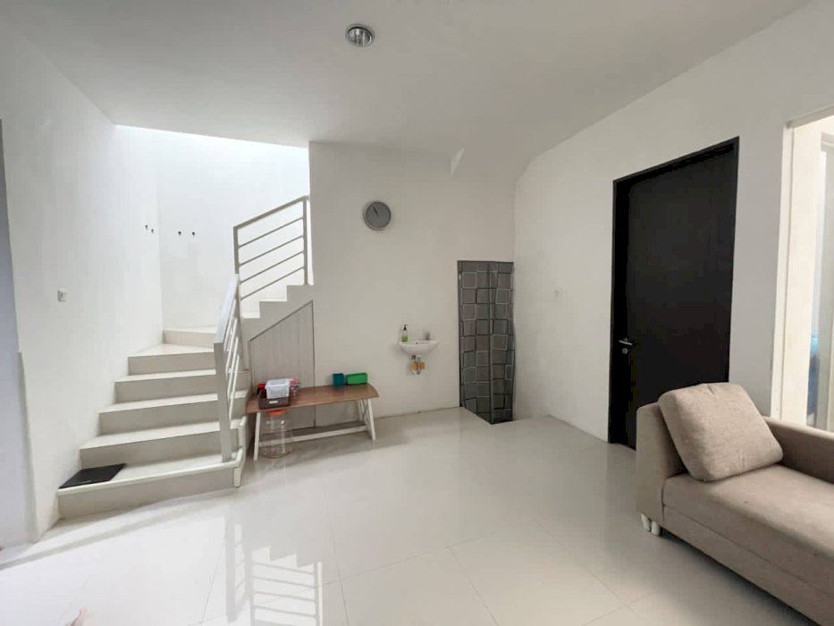 Dijual Rumah 2 Lt Di De Casa Residance Dekat Citraland Lakarsantri