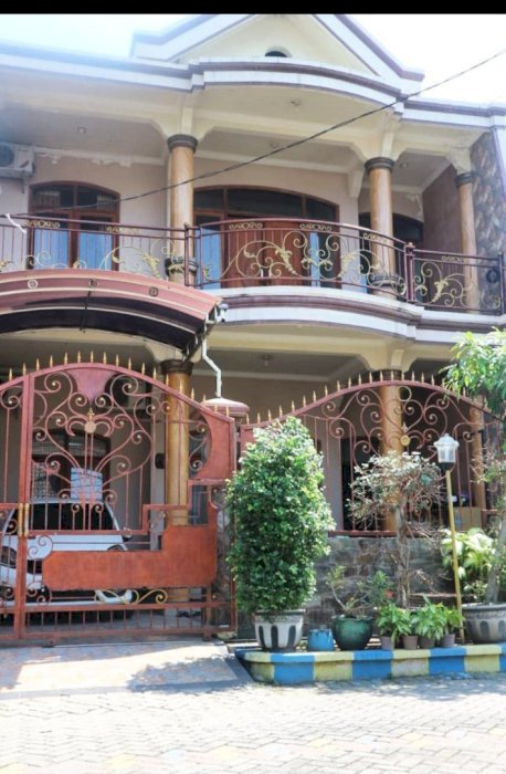 Jual Rumah 2 lantai Taman Aloha  Wage Sidoarjo
