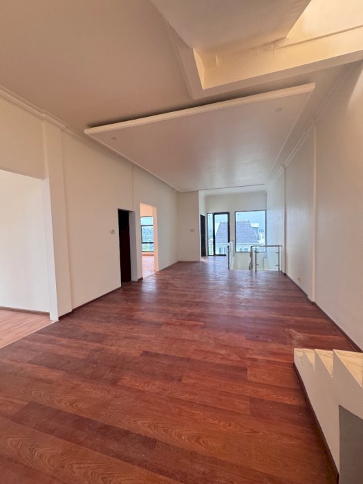 DIJUAL VILLA FASILITAS MENARIK LOKASI STRATEGIS KARANGPLOSO MALANG