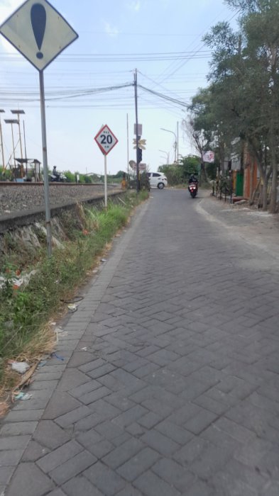 Jual lokasi murah strategis sememi belakang sma negeri 12