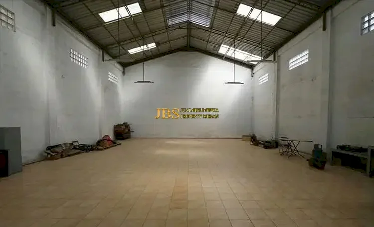 DIJUAL CEPAT! Rumah 2 Tingkat & Gudang Jalan Ketapang - Sekip, Medan