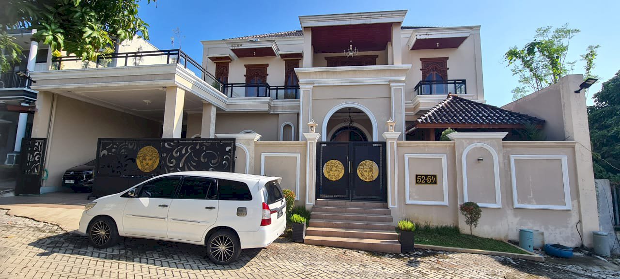 Di jual rumah 2 lantai lokasi strategis di Sadeng Gunungpati Semarang