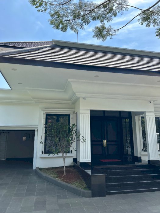 Dijual rumah mewah di Menteng (Unfurnished)