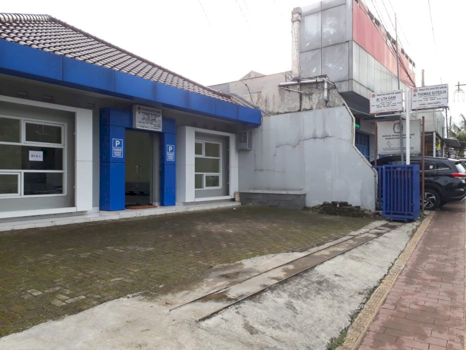 Dijual rumah & ruang usaha fasilitas menarik lokasi strategis cianjur
