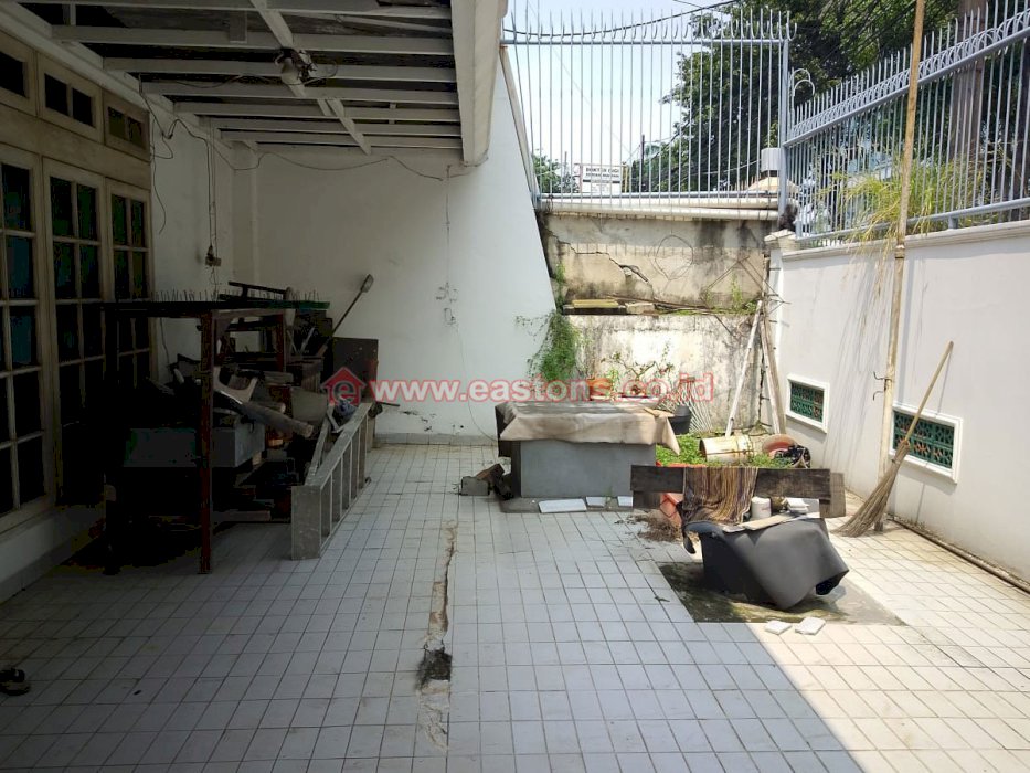 Dijual rumah dengan fasilitas menarik Muara Karang Jakarta Utara