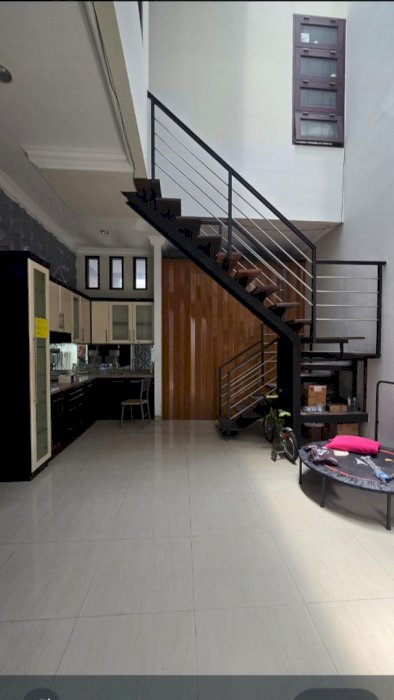 Disewakan rumah di pakuwon city