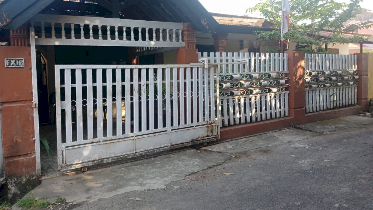 Di jual rumah dalam komplek di kel Lembo kota Makassar