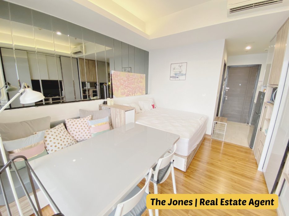 Sewa Apartemen Sudirman Hill Residences Studio Full Furnished (0429)