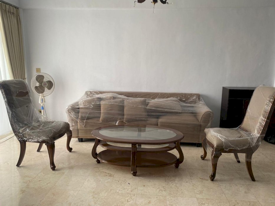 Sewa Apartemen Puri Casablanca 3+1 Bedrooms Fully Furnished (0433)