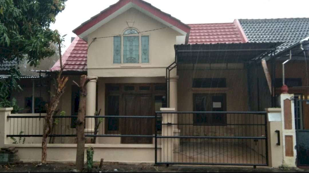 Di sewakan rumah di Pesona Permata Gading II Bluru Kidul Sidaorjo