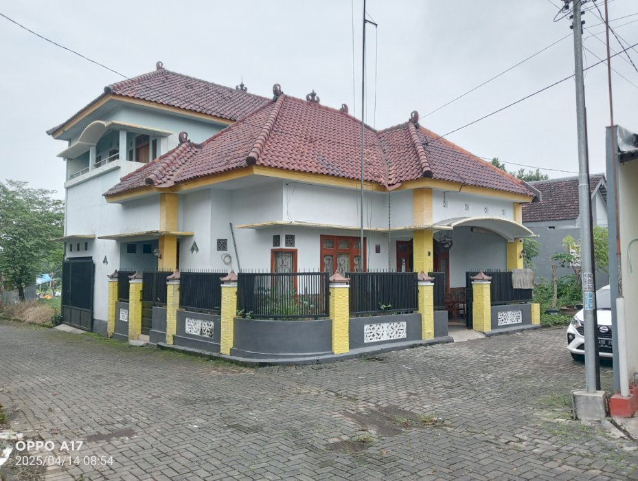 Dijual rumah beserta isinya type 200/149 i kotad Malang
