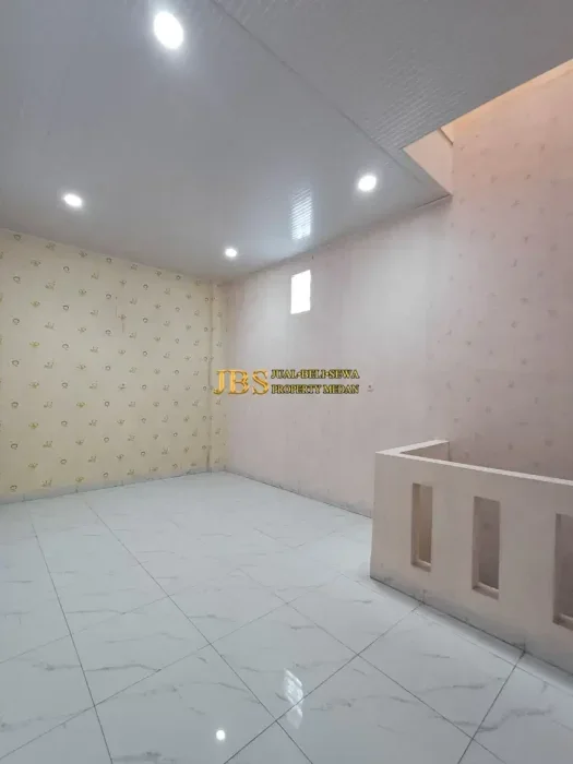 Dijual Villa 2,5 Tingkat di Komplek Cemara Asri Jalan Mangga - Medan
