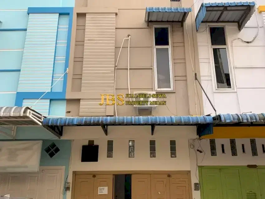 Dijual Townhouse 2,5 Tingkat di Komplek Contempo Regency - Titi Kuning
