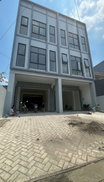 Disewakan 2 Ruko jejer 3 lantai ( NOL JALAN RAYA PUCANG ANOM SURABAYA
