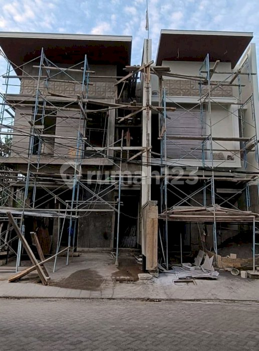 Dijual Rumah: Rumah Di Manyar